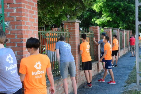 Közösségi kerítésfestés a Felsővárosi Óvodában